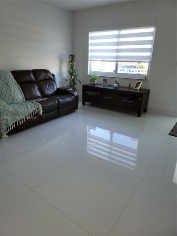 6300 SW 21st St 1, Miami, FL 33155