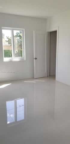 6300 SW 21st St 1, Miami, FL 33155