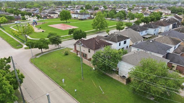 8902 Iron Springs Drive, Houston, TX 77034