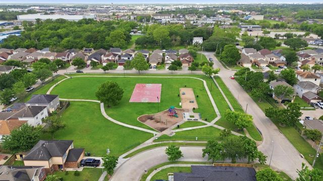 8902 Iron Springs Drive, Houston, TX 77034