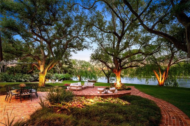 5390 Banyan Dr, Coral Gables, FL 33156