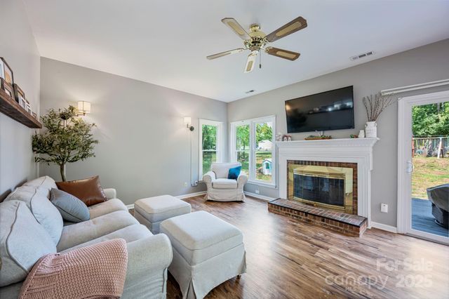 1045 Fairway Ridge Road NW, Concord, NC 28027