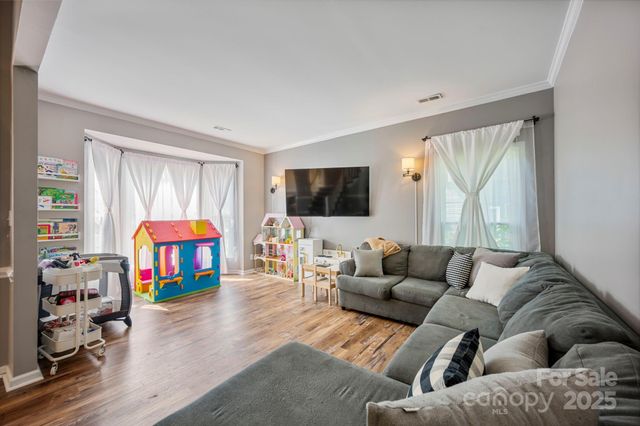 1045 Fairway Ridge Road NW, Concord, NC 28027