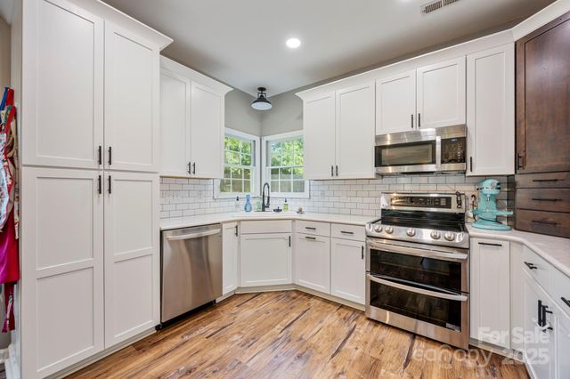 1045 Fairway Ridge Road NW, Concord, NC 28027