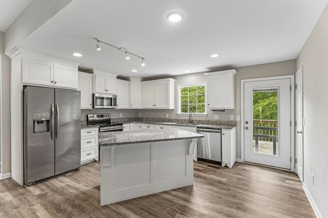 1299 Wesley Ct, Lawrenceburg, TN 38464
