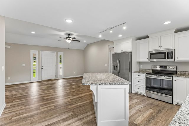 1299 Wesley Ct, Lawrenceburg, TN 38464