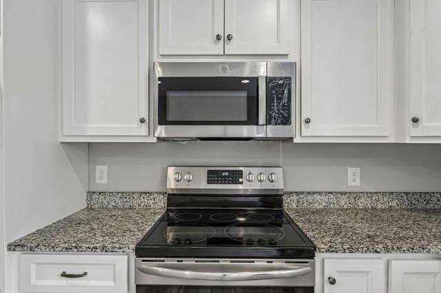 1299 Wesley Ct, Lawrenceburg, TN 38464