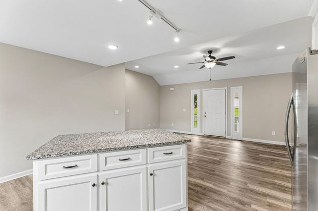 1299 Wesley Ct, Lawrenceburg, TN 38464