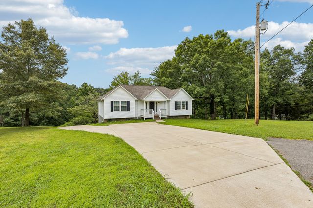 1299 Wesley Ct, Lawrenceburg, TN 38464