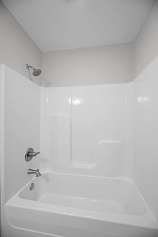 1299 Wesley Ct, Lawrenceburg, TN 38464