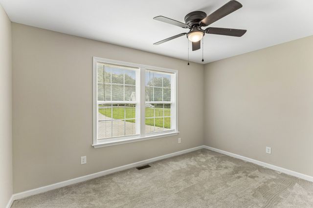 1299 Wesley Ct, Lawrenceburg, TN 38464