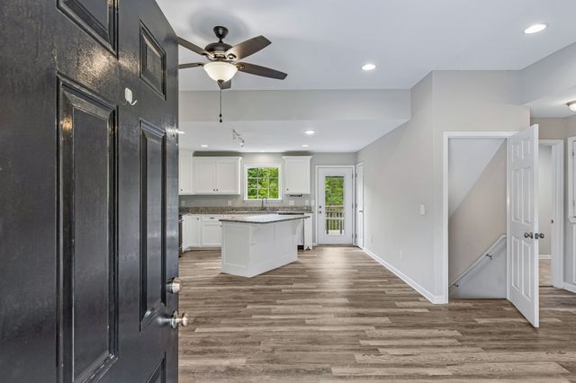 1299 Wesley Ct, Lawrenceburg, TN 38464