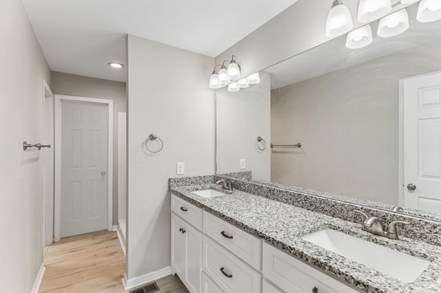 1299 Wesley Ct, Lawrenceburg, TN 38464