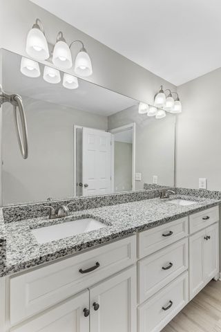 1299 Wesley Ct, Lawrenceburg, TN 38464