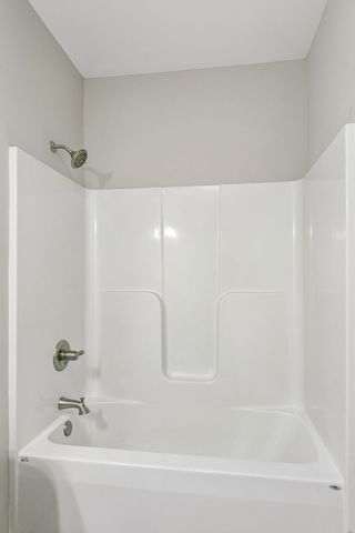 1299 Wesley Ct, Lawrenceburg, TN 38464