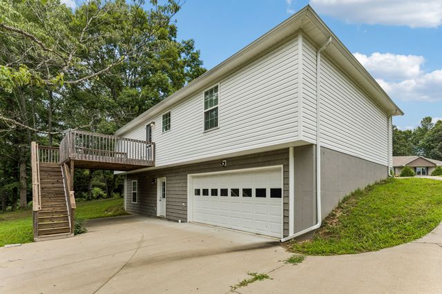 1299 Wesley Ct, Lawrenceburg, TN 38464