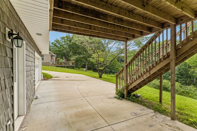 1299 Wesley Ct, Lawrenceburg, TN 38464