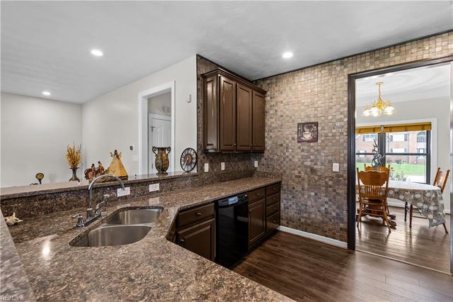 202 Ferguson PL, Suffolk, VA 23435