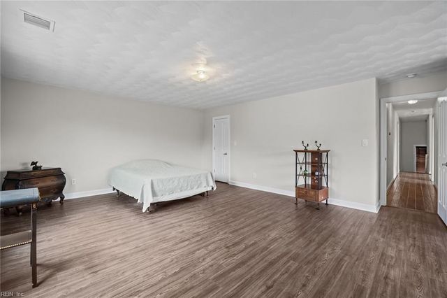 202 Ferguson PL, Suffolk, VA 23435