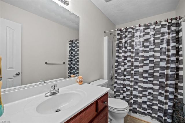 202 Ferguson PL, Suffolk, VA 23435