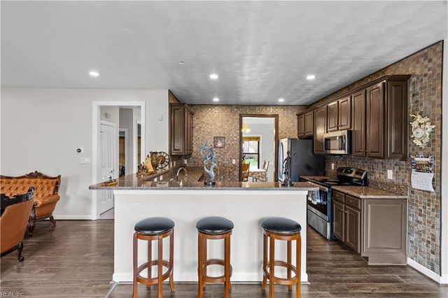 202 Ferguson PL, Suffolk, VA 23435