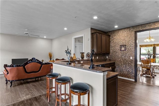 202 Ferguson PL, Suffolk, VA 23435