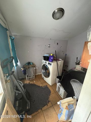 9004 POLK Avenue, Jacksonville, FL 32208