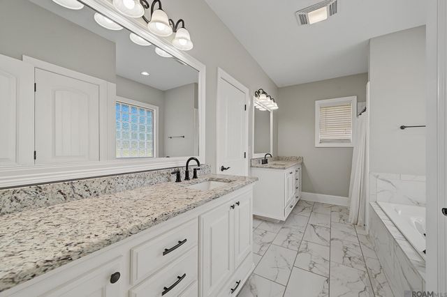 13860 Cobblestone Dr, Denham Springs, LA 70726