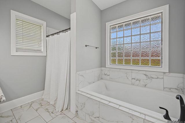 13860 Cobblestone Dr, Denham Springs, LA 70726