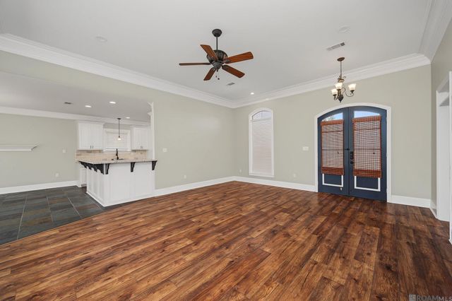 13860 Cobblestone Dr, Denham Springs, LA 70726