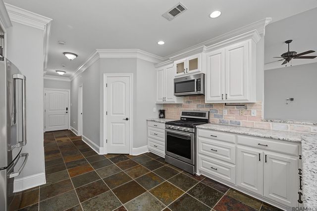 13860 Cobblestone Dr, Denham Springs, LA 70726