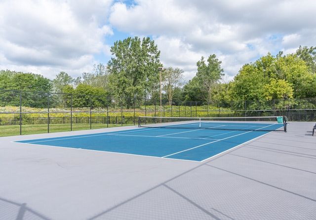 1910 Chestnut Avenue C104, Glenview, IL 60025