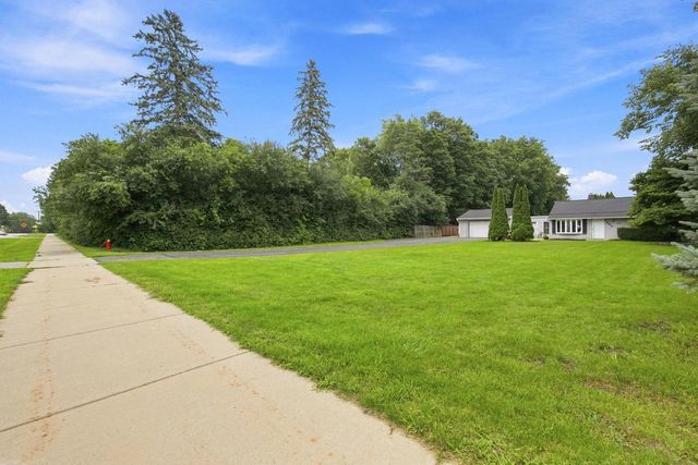5225 W County Line ROAD, Brown Deer, WI 53223