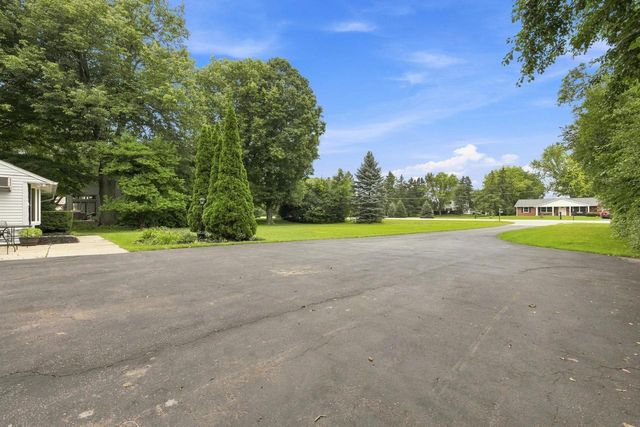 5225 W County Line ROAD, Brown Deer, WI 53223