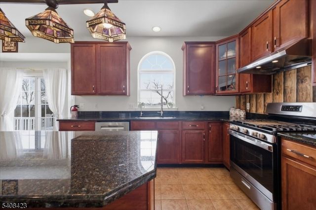 927 Timberline Dr, Jefferson Twp., NJ 07849