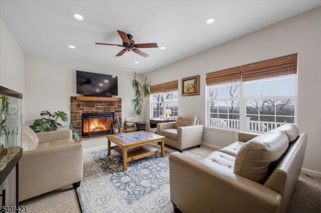 927 Timberline Dr, Jefferson Twp., NJ 07849