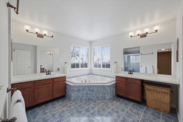 927 Timberline Dr, Jefferson Twp., NJ 07849