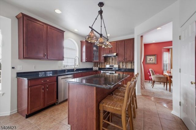 927 Timberline Dr, Jefferson Twp., NJ 07849