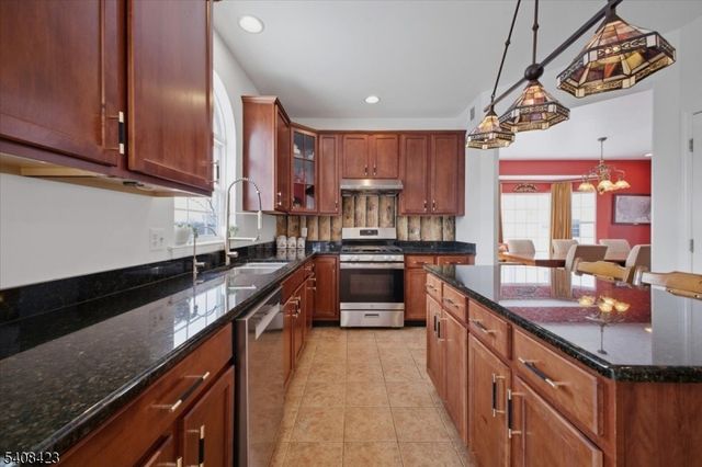 927 Timberline Dr, Jefferson Twp., NJ 07849