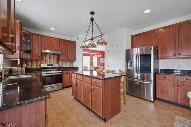 927 Timberline Dr, Jefferson Twp., NJ 07849