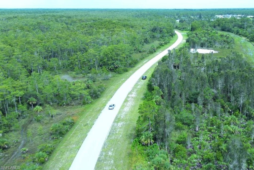 483 Greenbriar BLVD, LEHIGH ACRES, FL 33972 — exterior