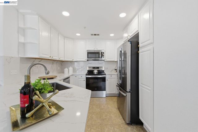 800 S Abel Street 519, Milpitas, CA 95035
