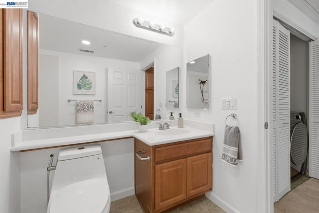 800 S Abel Street 519, Milpitas, CA 95035