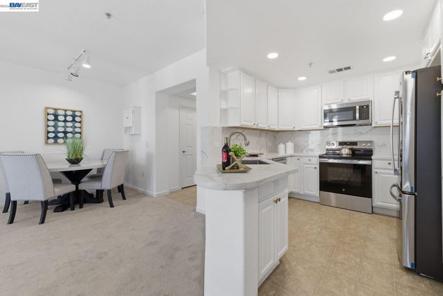 800 S Abel Street 519, Milpitas, CA 95035