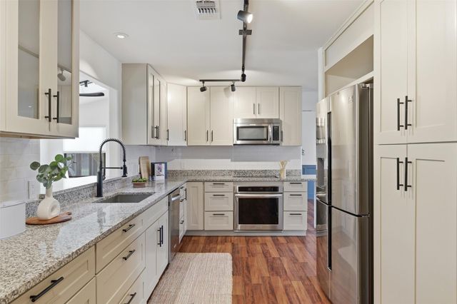 7501 Daugherty ST, Austin, TX 78757