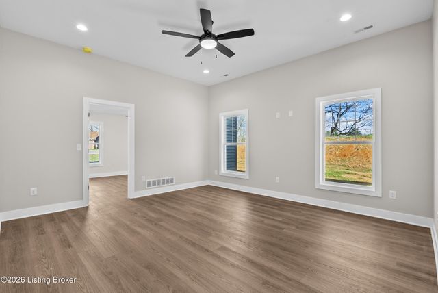 8 Wilma Ave, Radcliff, KY 40160