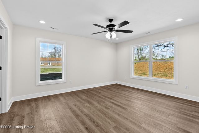 8 Wilma Ave, Radcliff, KY 40160