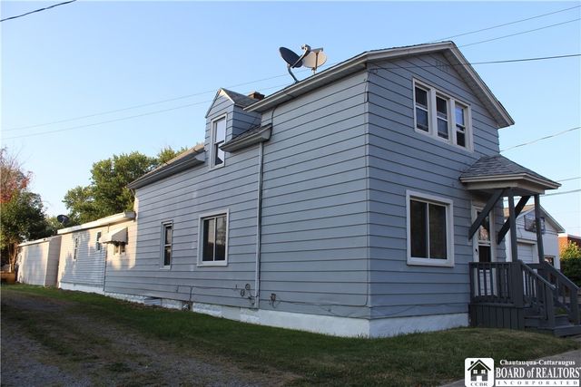 216-218 Lake Shore Drive West, Dunkirk, NY 14048