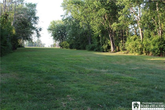 216-218 Lake Shore Drive West, Dunkirk, NY 14048