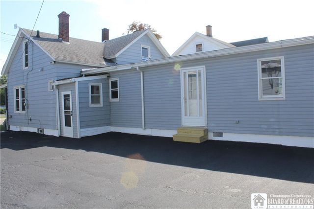 216-218 Lake Shore Drive West, Dunkirk, NY 14048